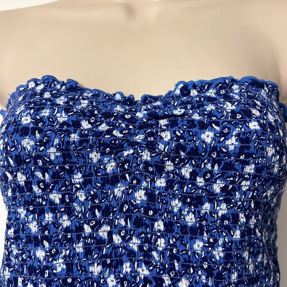 Aerie blue floral smocked tube top size medium m - Picture 3 of 4